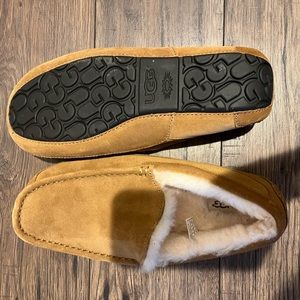 Mens Ugh slippers. Brand new. No box.